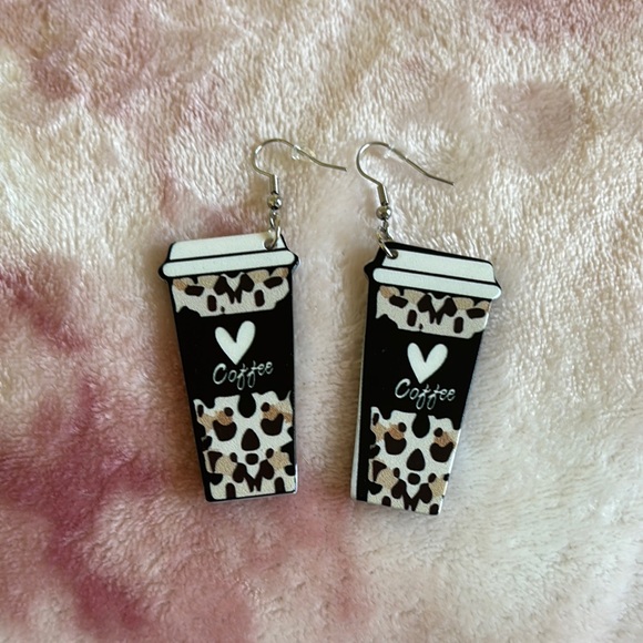 Leopard Print Coffee Cup Fashion Pierced Earrings NWT 3” x 1” - Picture 10 of 10